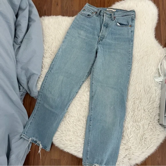 Levi's Ribcage Straight Leg Jeans - Picture 3 of 7